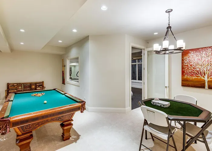 1 Mi To Metra: Estate W/ Theater, Game & *