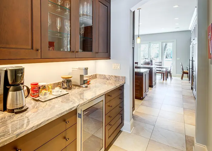 1 Mi To Metra: Estate W/ Theater, Game & * Northbrook