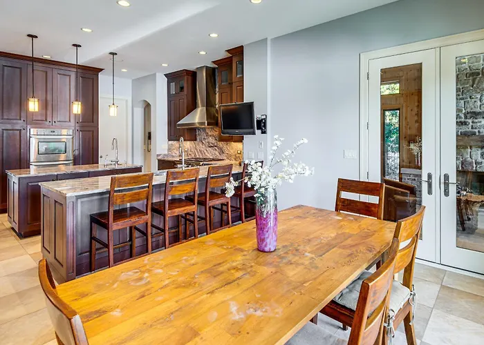 1 Mi To Metra: Estate W/ Theater, Game &