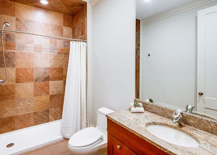 1 Mi To Metra: Estate W/ Theater, Game & Northbrook