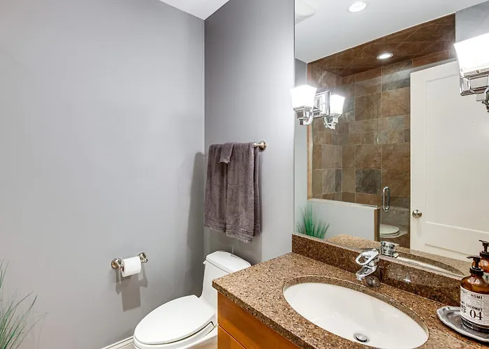 1 Mi To Metra: Estate W/ Theater, Game &