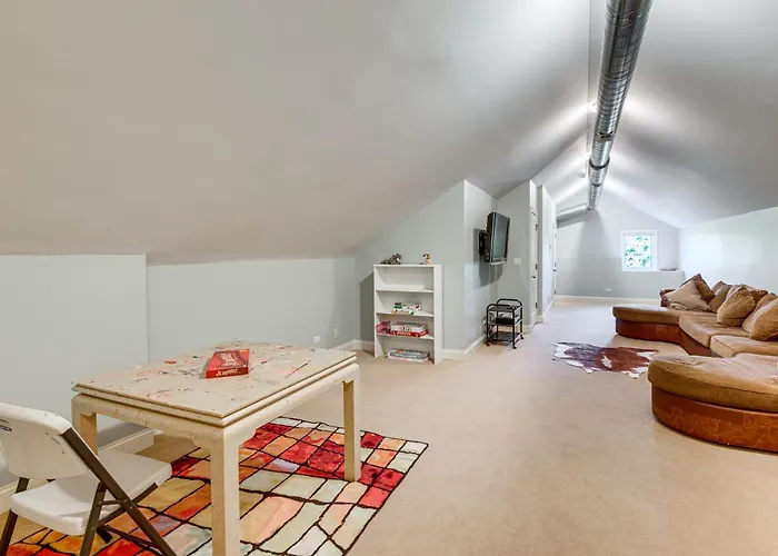Holiday home 1 Mi To Metra: Estate W/ Theater, Game &
