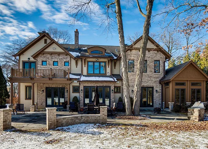 1 Mi To Metra: Estate W/ Theater, Game &